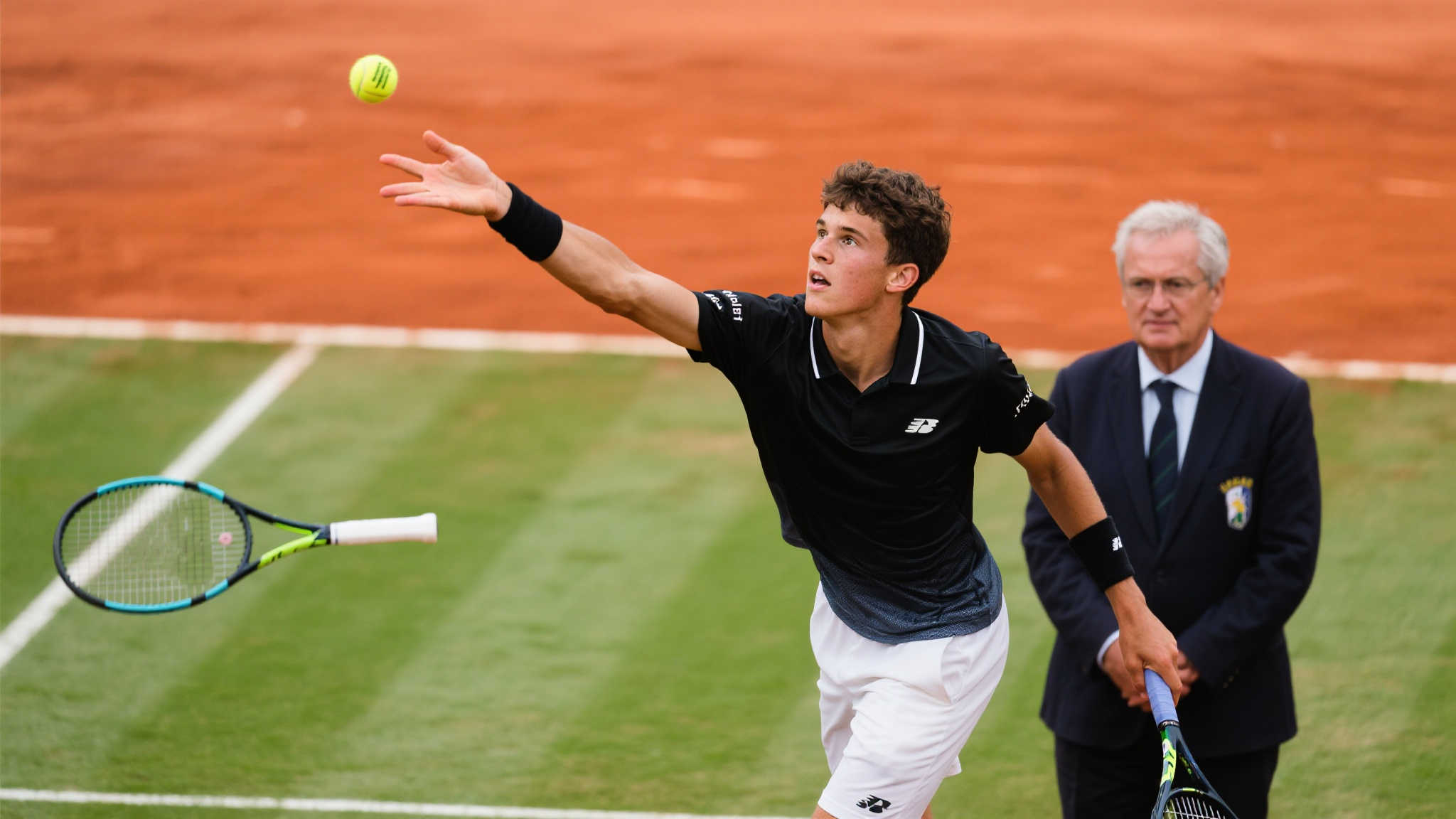 这位年仅两旬的青年选手不仅在红土场扬名，在对于许多