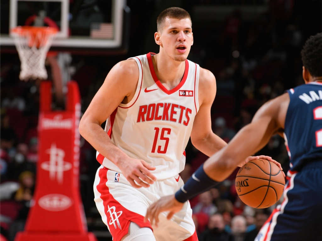 火箭新星进化媲美约基奇,防守效率第六冲击全明星! 火箭新星进化媲美约基奇,防守效率第六冲击全明星!